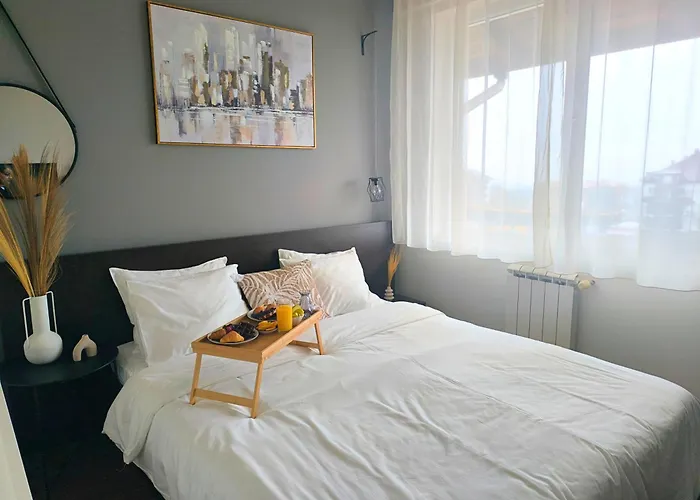 Апартамент Urban Atelier 300m From Gondola, Free Bottle Of Wine, Free Parking Банско